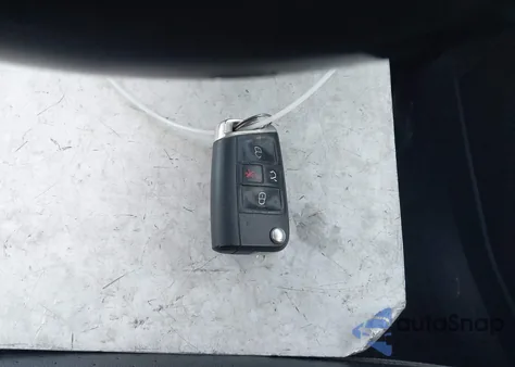 2018 Volkswagen Tiguan 2.0T Se/2.0T Sel из США, поврежденный, VIN 3VV3B7AX0JM055043